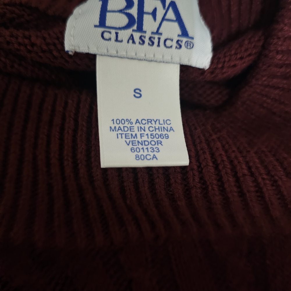 Classic Red Cowl Turtleneck Sweater with Ribbed Detail - Picture 2 of 2